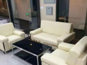 成都辦公家具廠家直銷 屏風(fēng)辦公桌、電腦工位桌及木制家具選購指南